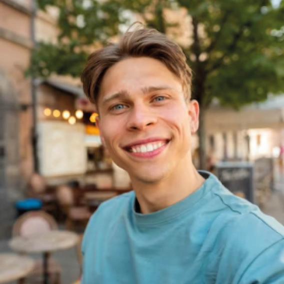 Jongere bij Dominiek Savio
